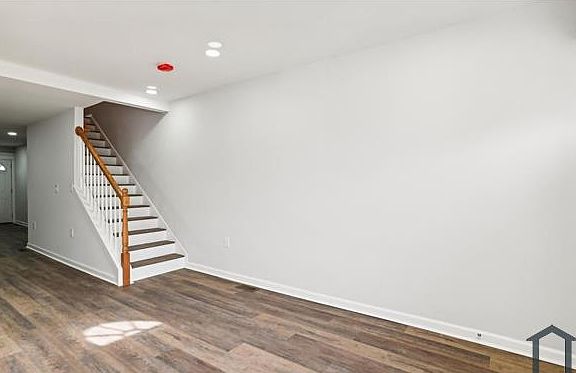 2nd image of 2104 W Fayette St
