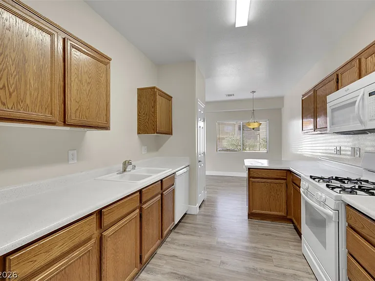 503 Lost Eagle Way — Photo 9