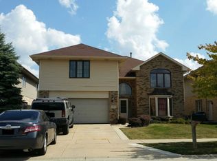 10833 S Lockwood Ave, Oak Lawn, IL 60453