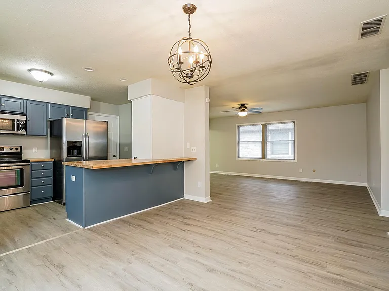5342 Villa Ct — Photo 9