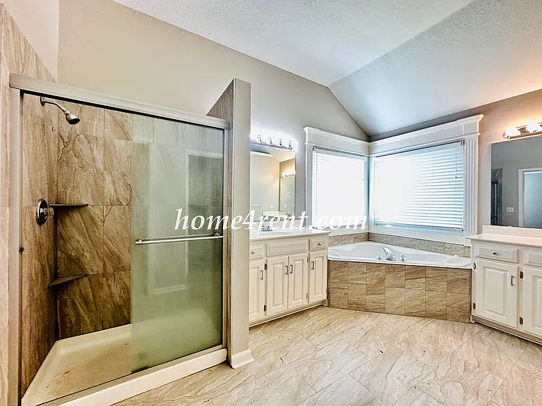 8511 W 128th St — Photo 32