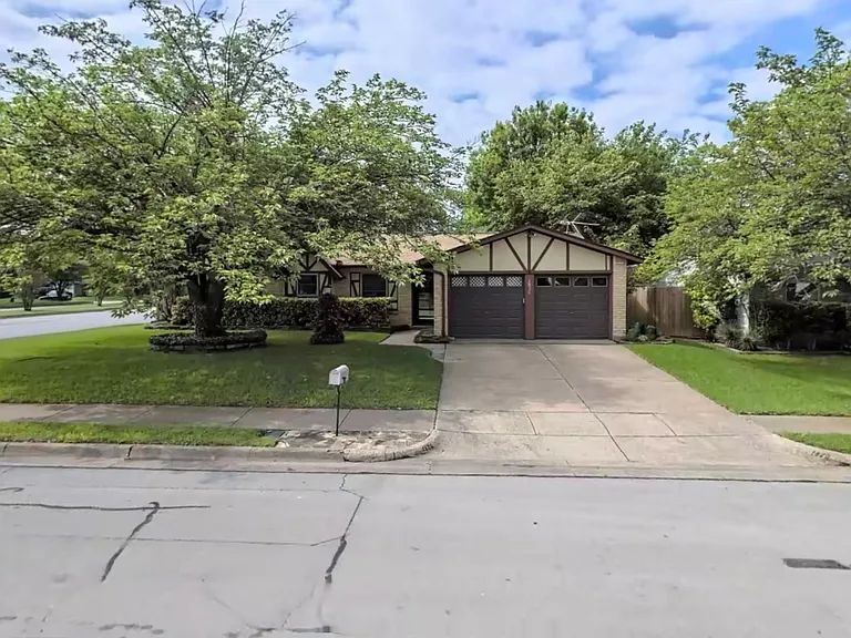 1820 E Timberview Ln — Photo 12