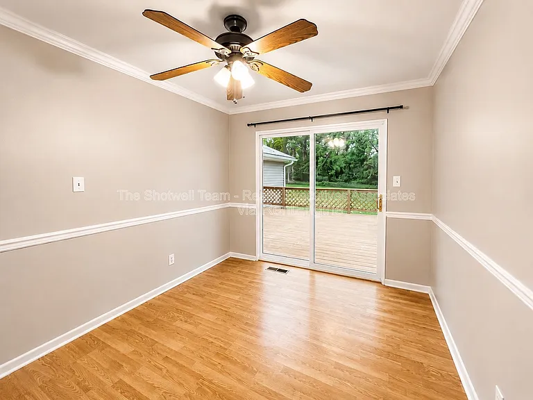 11104 Hughlan Dr — Photo 4