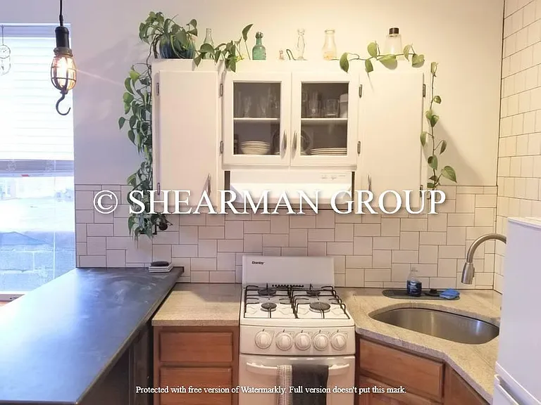 2576 Frankford Ave #2R — Photo 2