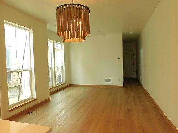 4th image of 605 Holstein Way