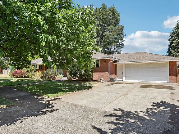 4th image of 720 NE 107th Pl