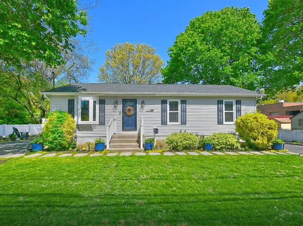 163 E 3rd Street, Huntington Station, NY 11746