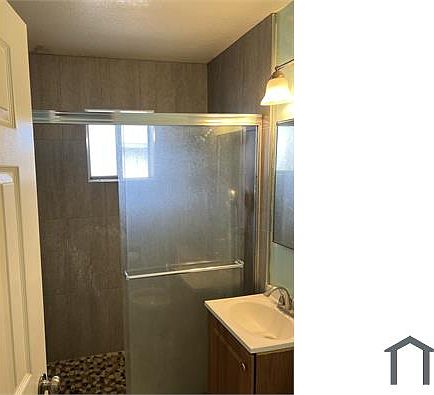 4th image of 1846 Davis St #5