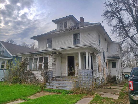 2nd image of 409 Litchfield Ave SE APT 1