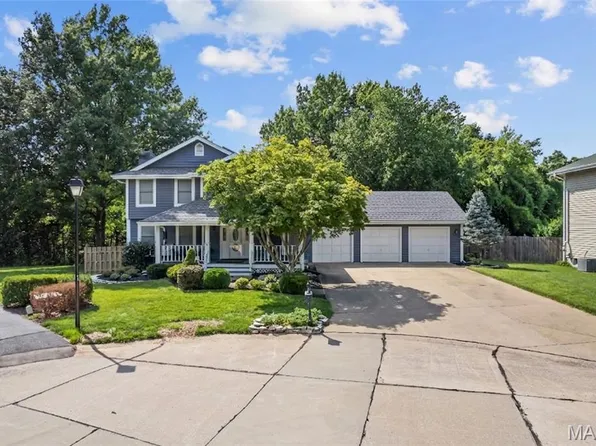 4 River Ridge Ct, Saint Charles, MO 63303