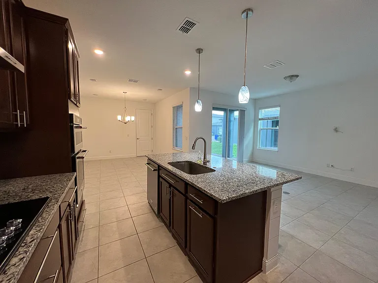 7401 Alpine Butterfly Ln — Photo 5