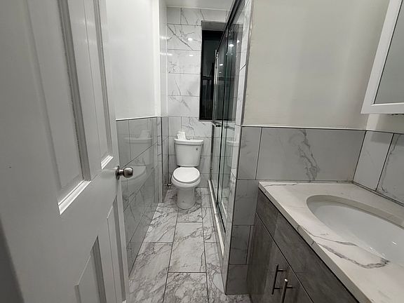 5th image of 1327 Morrison Ave #3