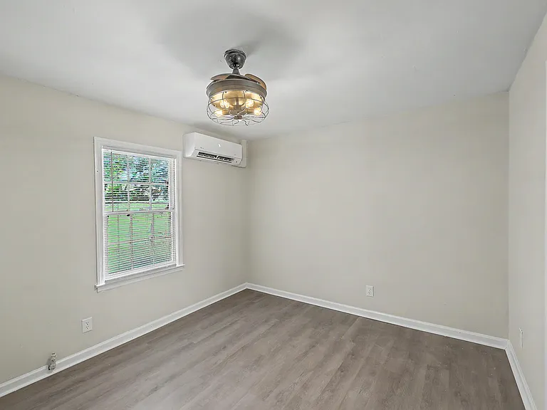 119 Drake St #D — Photo 10