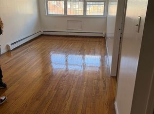 45-88 161st St #1F, Flushing, NY 11358