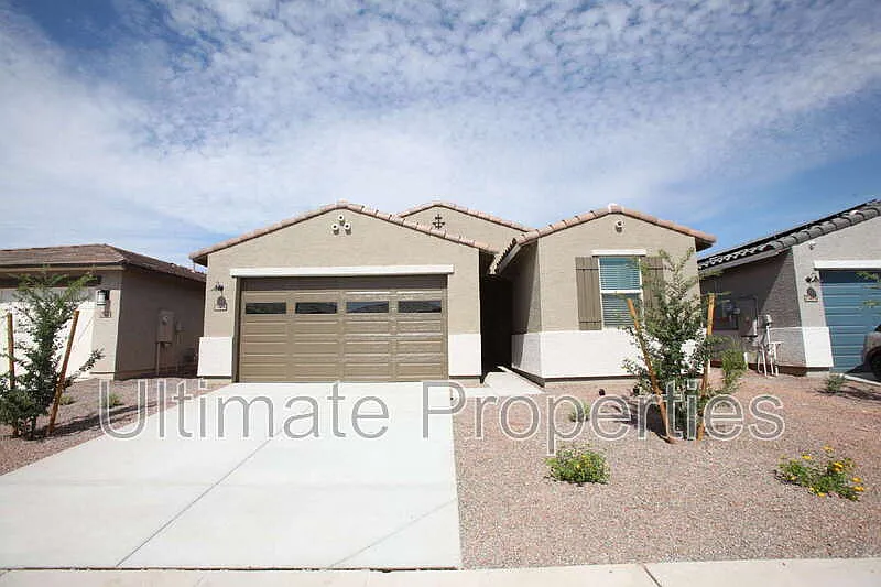4 bed, 2.0 bath, 1503 sqft, $1,995 — Photo 2