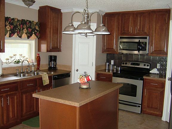 Upgraded Kitchen - Stainless Steel Appliances