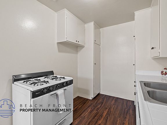 2nd image of 621 W Hyde Park Blvd APT 11