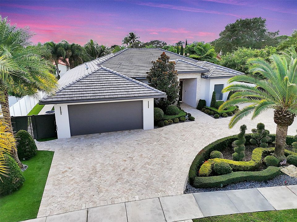 1st image of 740 SW 18th Street