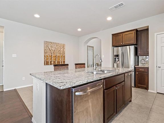 5th image of 1720 Meadow Trail Ln