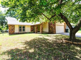 1806 N Chambers Pl, Claremore, OK 74017