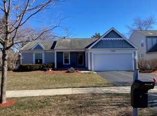 1095 Baybrook Ln, Carol Stream, IL 60188