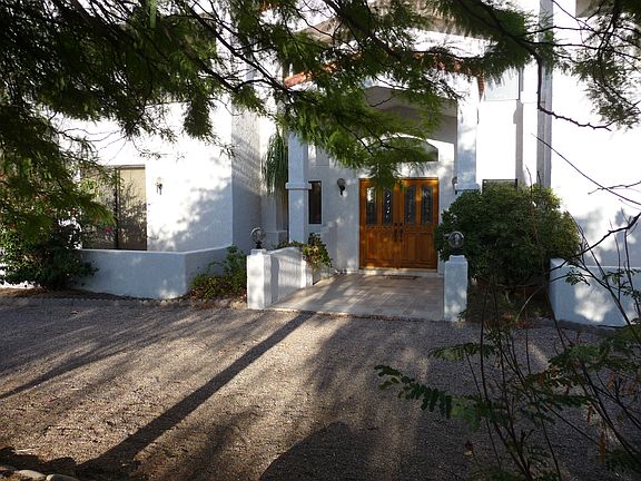 3rd image of 1190 E Camino De La Sombra