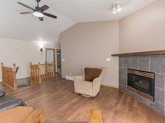 3rd image of 711058 S Range Rd #64-5