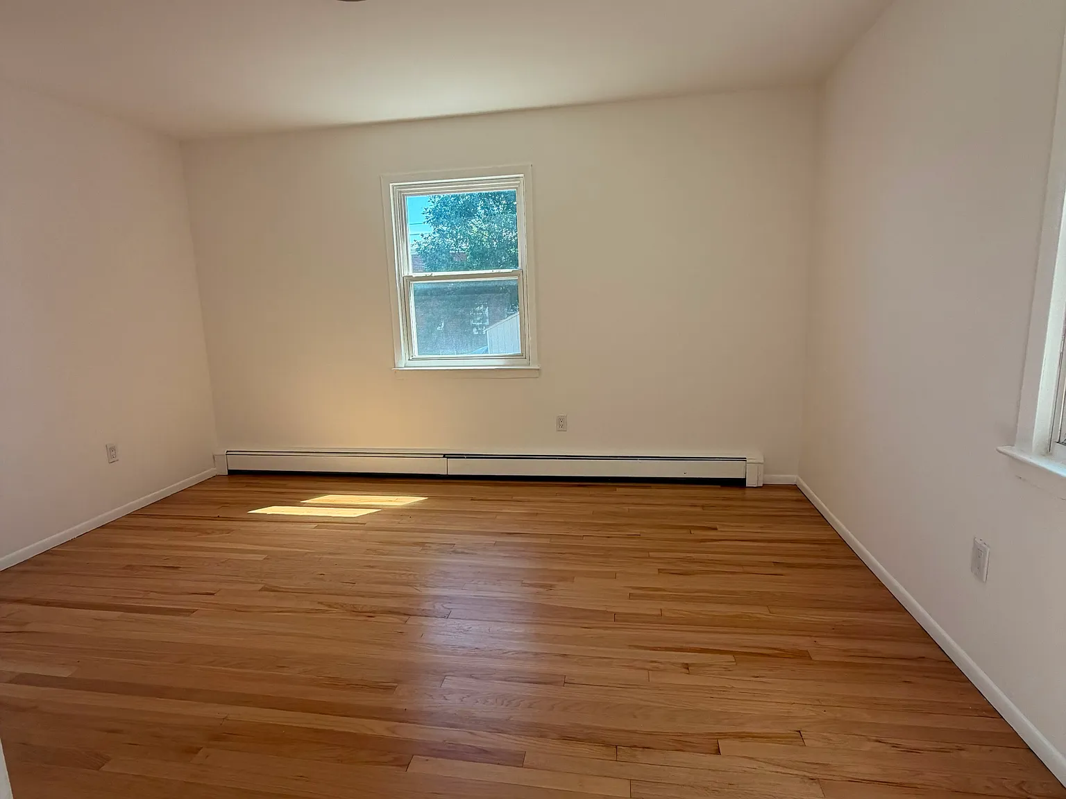 1 bed, 650 sqft, $1,700 — Photo 4