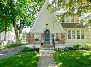 15 Giddings Ave, Windsor, CT 06095