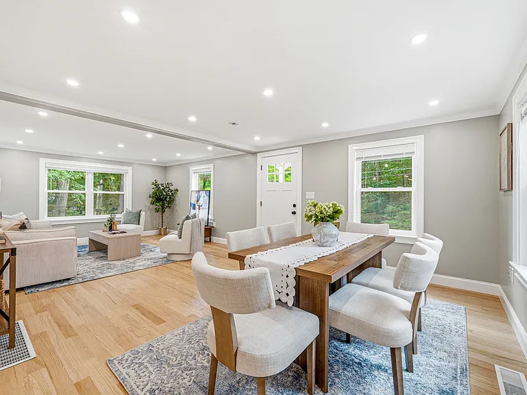 63 Russell Rd — Photo 3