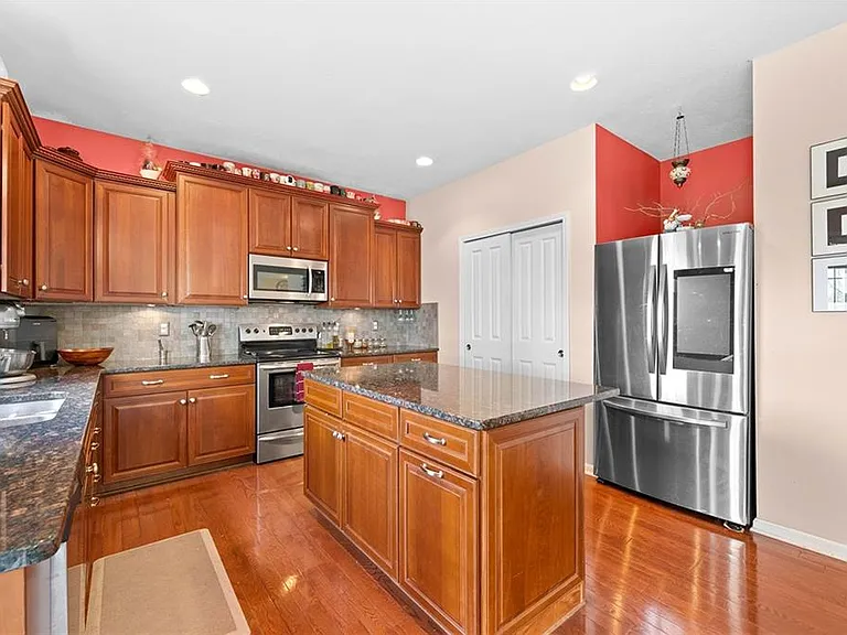 73 Quartz Ave — Photo 12