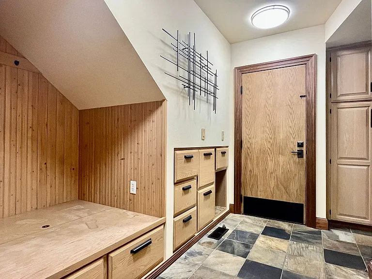 1130 Lancaster Way SE — Photo 32