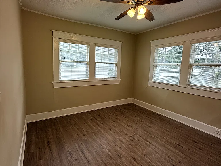 1816 Saint Charles Ave SW — Photo 15