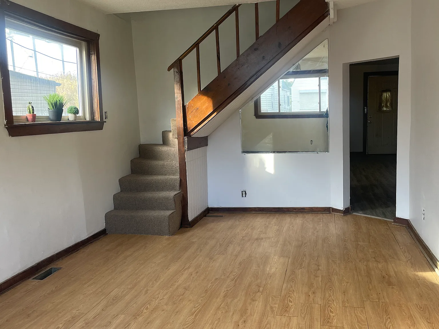 3 bed, 1100 sqft, $1,275 — Photo 3