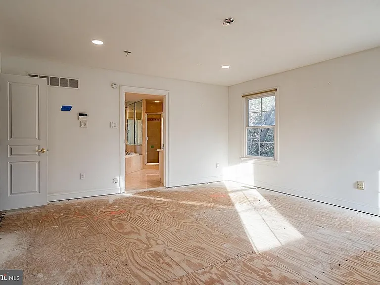 2075 Matsons Cir — Photo 9