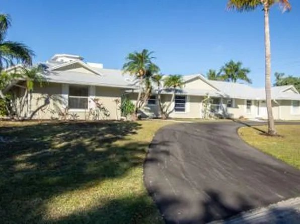 2985 Binnacle Dr, Naples, FL 34103