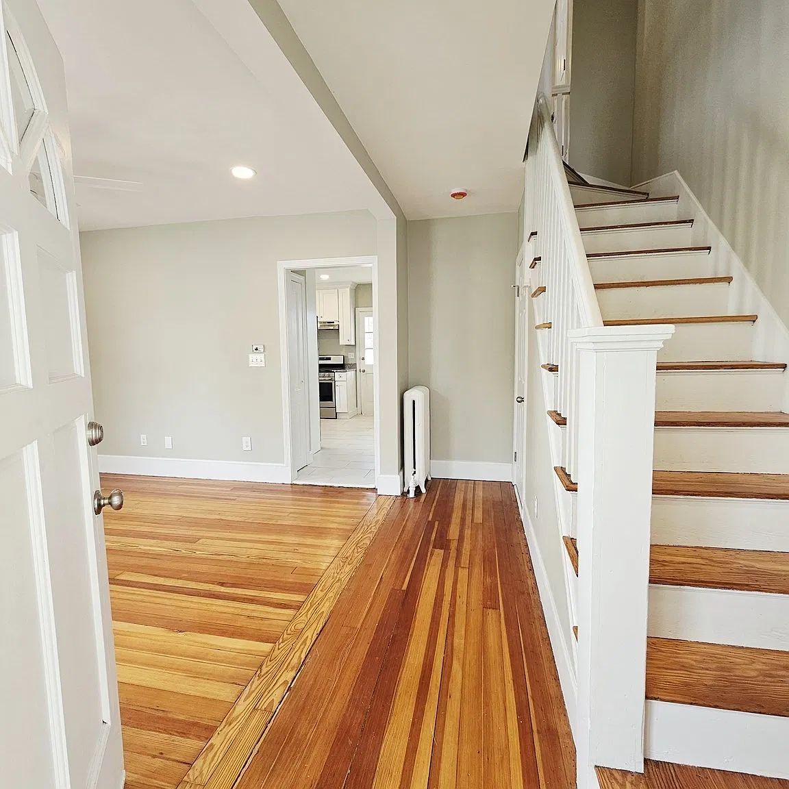 3 bed, 1.5 bath, 1020 sqft, $3,400 — Photo 3