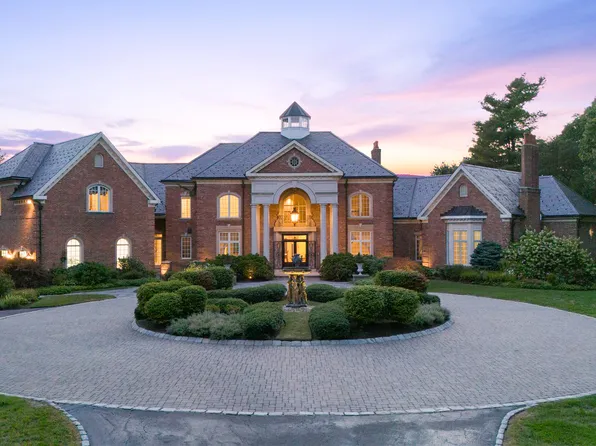 23 Robkins Road, Avon, CT 06001