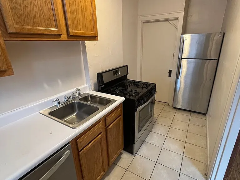 289 E 18th Ave — Photo 13