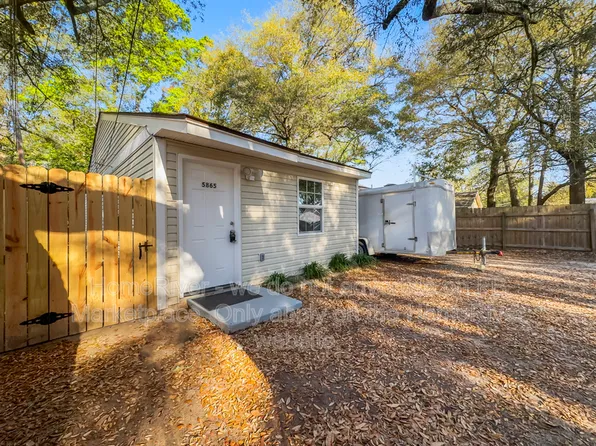 5865 Peachtree St, Milton, FL 32570