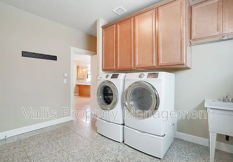 5164 Andresen St SE — Photo 27