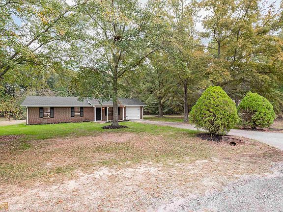 4th image of 122 Honeysuckle Ln #7