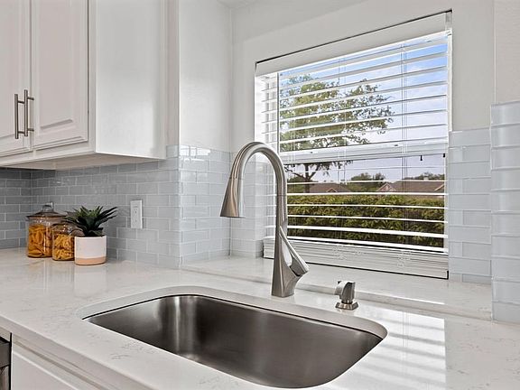 5th image of 3106 Oak Bourne Dr