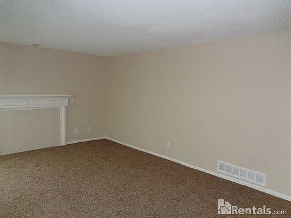 3rd image of 4517 Espana Way