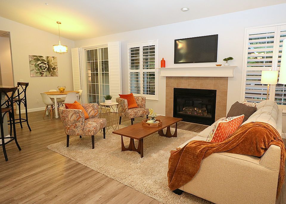 1st image of 131 Village Oaks Ct