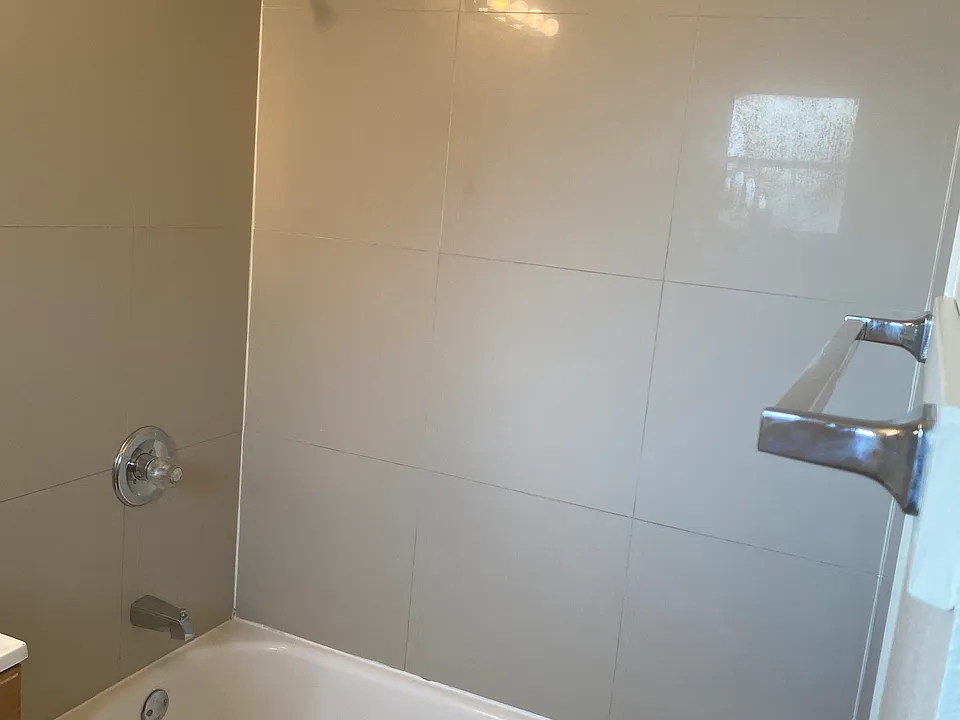 402 Jefferson Blvd #402