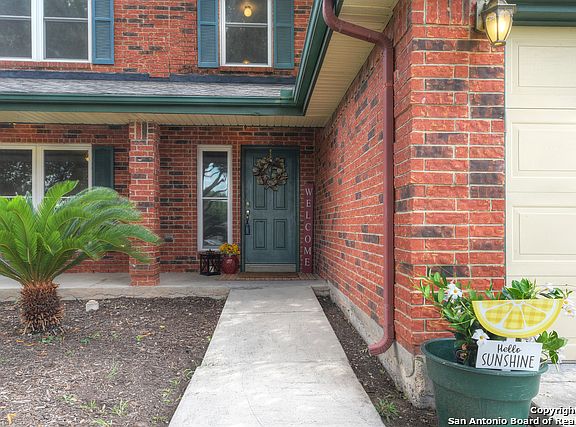3rd image of 3585 Peachtree Ln
