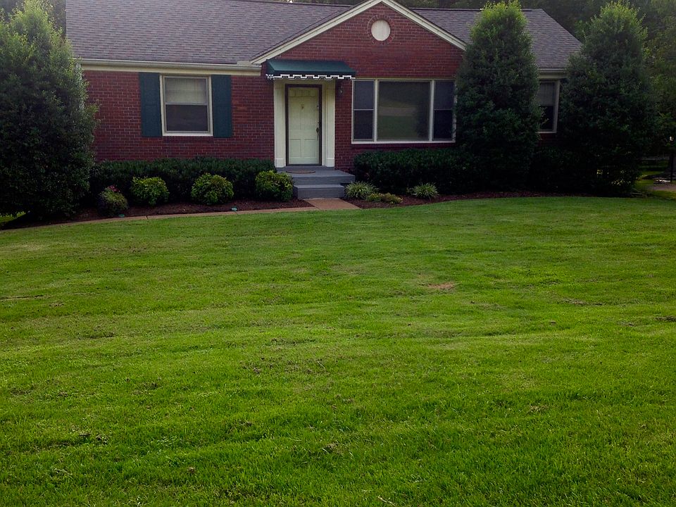 Comfortable Crieve Hall home!
