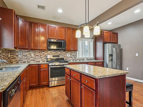 4th image of 3105 Betsy Ross Ridge