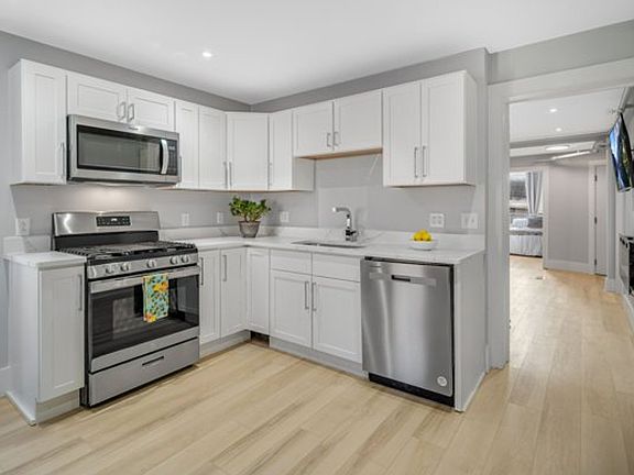 3rd image of 210 Delaware Ave #218-3